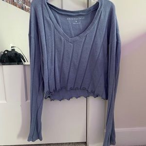Cropped Aeropostale shirt
